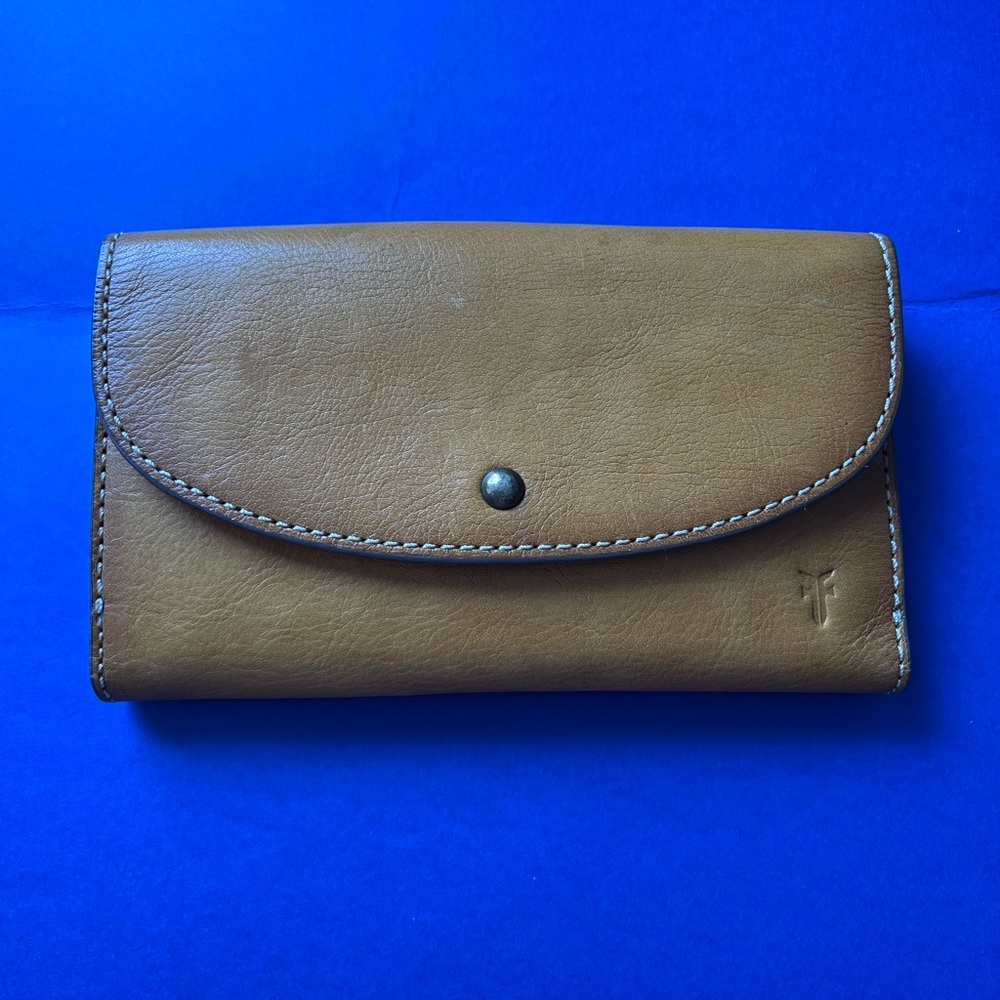 Frye wallet